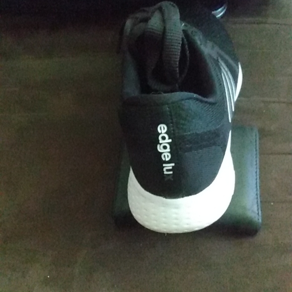 Women's size 9 1/2 Adidas edge lux - Picture 2 of 4
